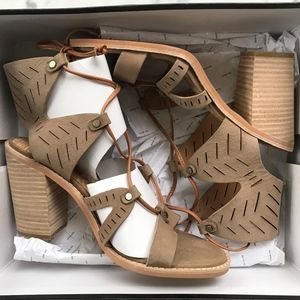 Dolce Vita Women's Luci Heeled Sandal 7.5M